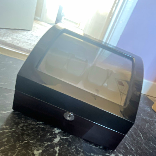 Lockable watch winder cabinet - winder,